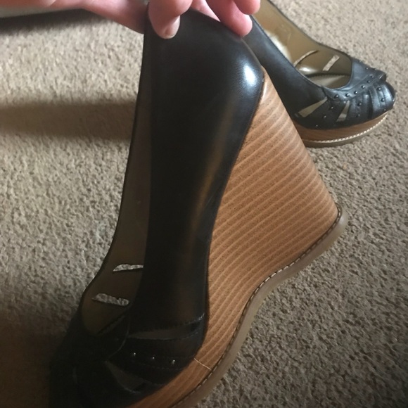 Colin Stuart Wedge Shoes - Picture 3 of 8